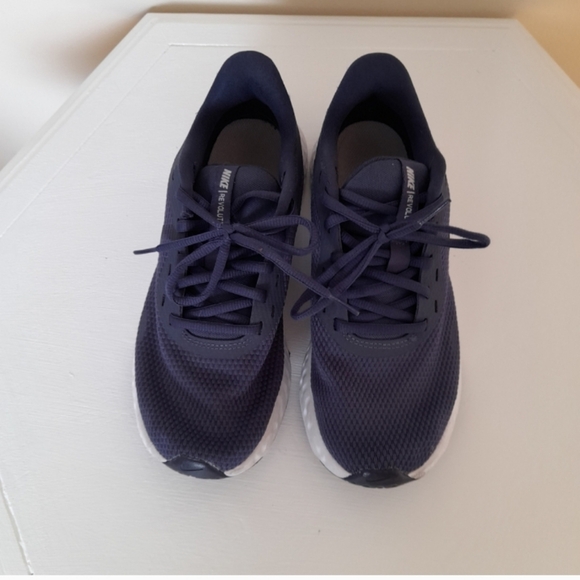 Nike Women's Navy and White Sneakers - Picture 2 of 6